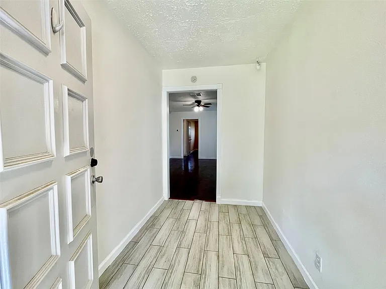 5375 Little John Ln — Photo 4