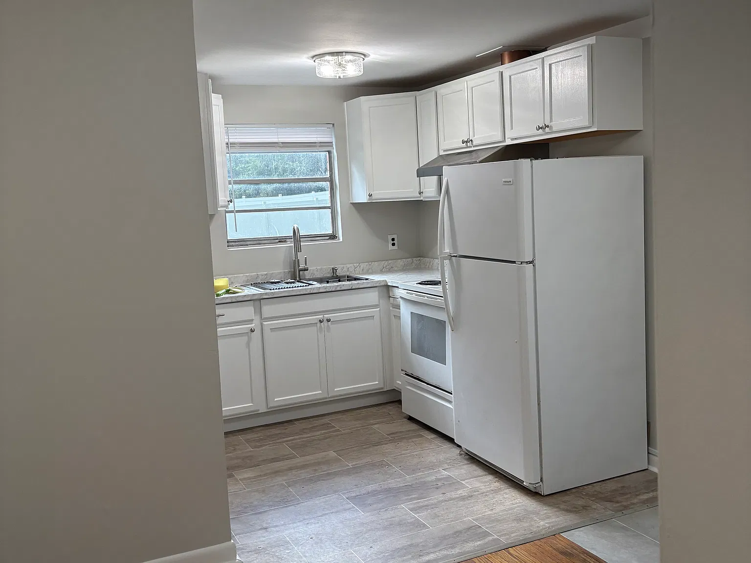 3 bed, 691 sqft, $1,650 — Photo 3