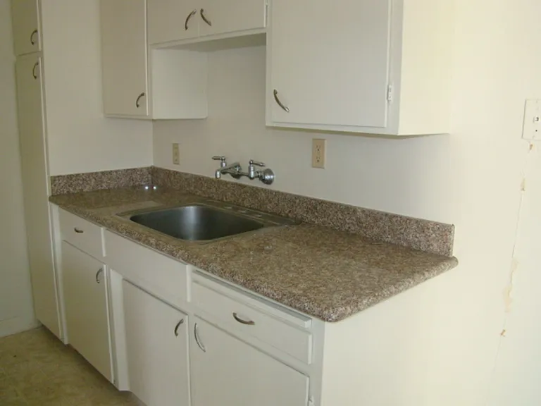 1378 Reeve St — Photo 5
