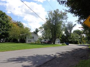 60 Guideboard Rd, Waterford, NY 12188