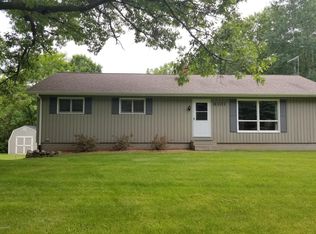 6101 Sternberg Rd, Fruitport, MI 49415