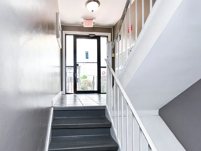 713 Brandywine St SE #B2 — Photo 35