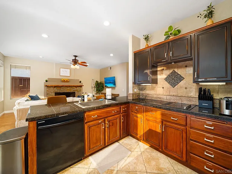 18106 Chieftain Ct — Photo 22