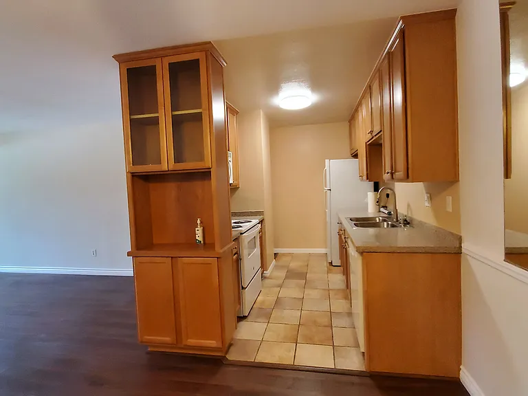 1820 S El Camino Real S — Photo 5