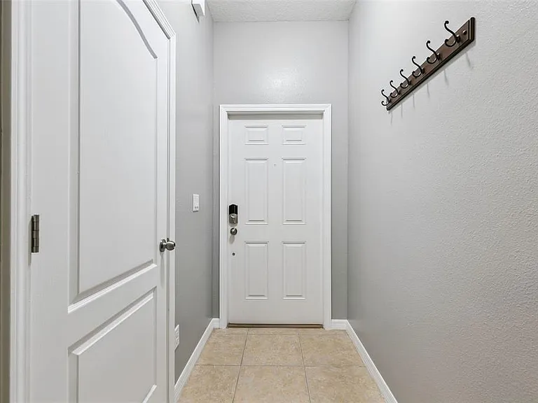 1250 Twin Trees Ln — Photo 4