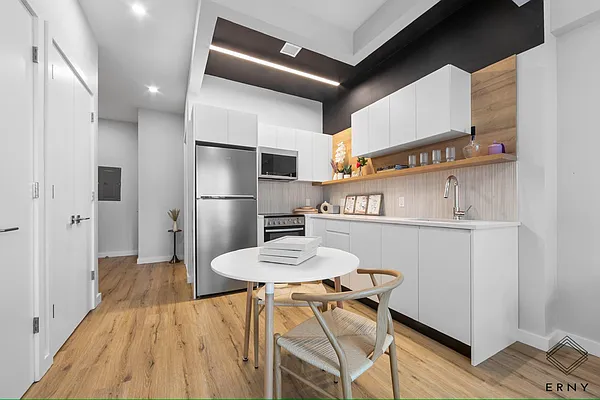 Rented by ERNY LLC | media 6