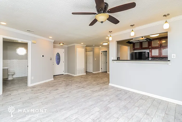 1183 Salisbury Trl — Photo 4