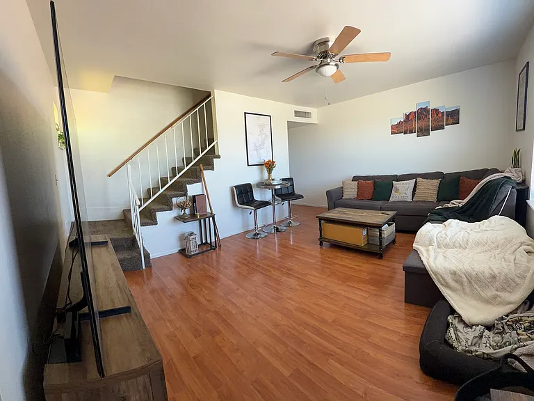121 E 14th Pl #2 — Photo 5