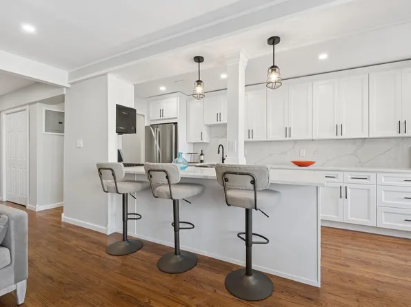 855 E Broadway #3D, Long Beach, NY 11561