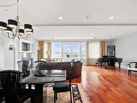 4th image of 1 Longbeach Ave APT 101