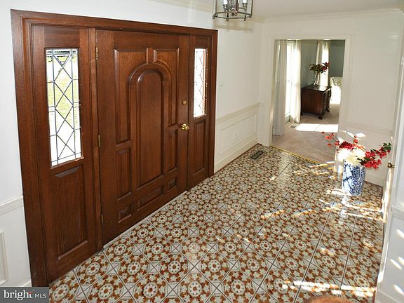2nd image of 9342 Mount Vernon Cir