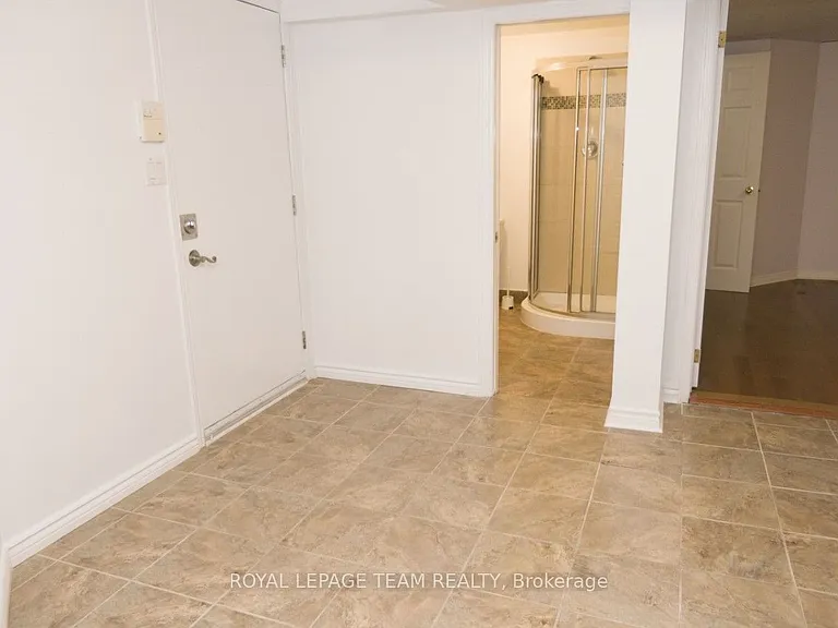 3 Tower Hill Cres #BASEMENT — Photo 8