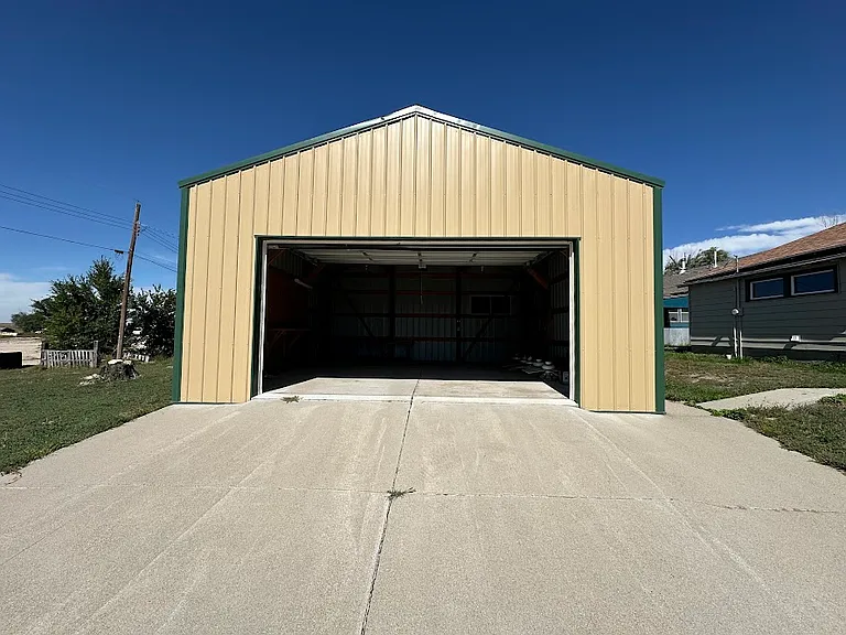 202 N Main St — Photo 4