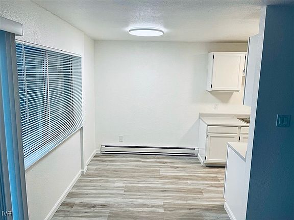 5th image of 945 Harold Dr Unit 12