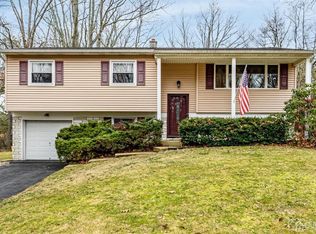 61 Magnolia Dr, Jackson, NJ