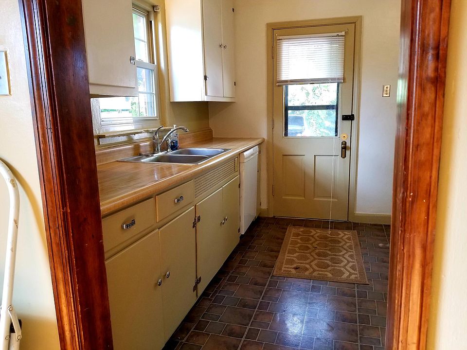 1st image of 3265 Indianola Ave