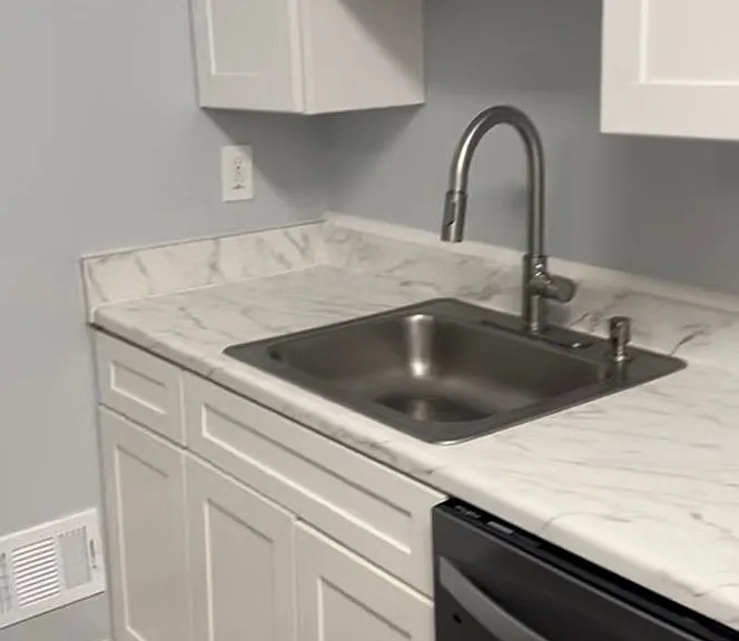 513 N West St — Photo 22