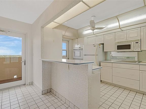4th image of 2200 NE 33rd Ave APT 14J