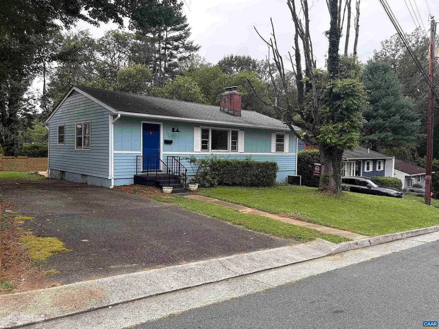3 bed, 1.0 bath, 1050 sqft, $2,500 — Photo 1