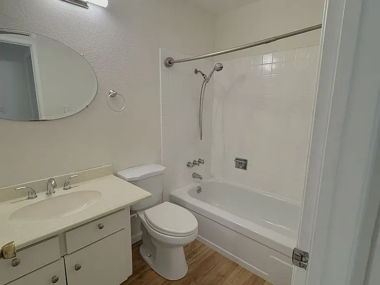 936 Constitution Dr — Photo 20