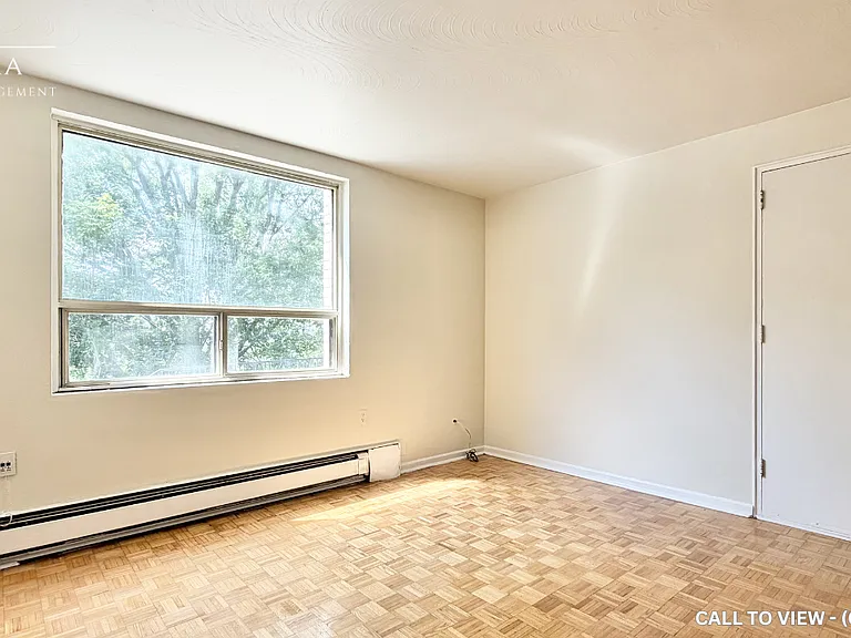 24 Pinehill Cres #101 — Photo 1