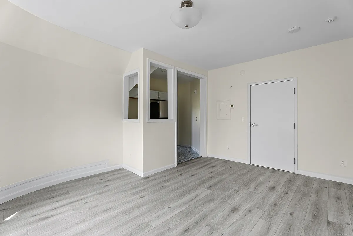 Building Photo - 72 S Main St #3A