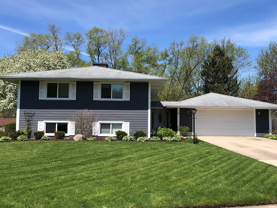 1st image of 19 Woodcliff Dr