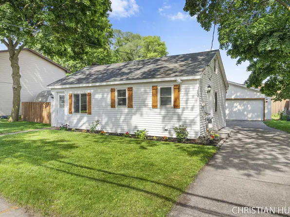 180 Maple St, Sparta, MI 49345