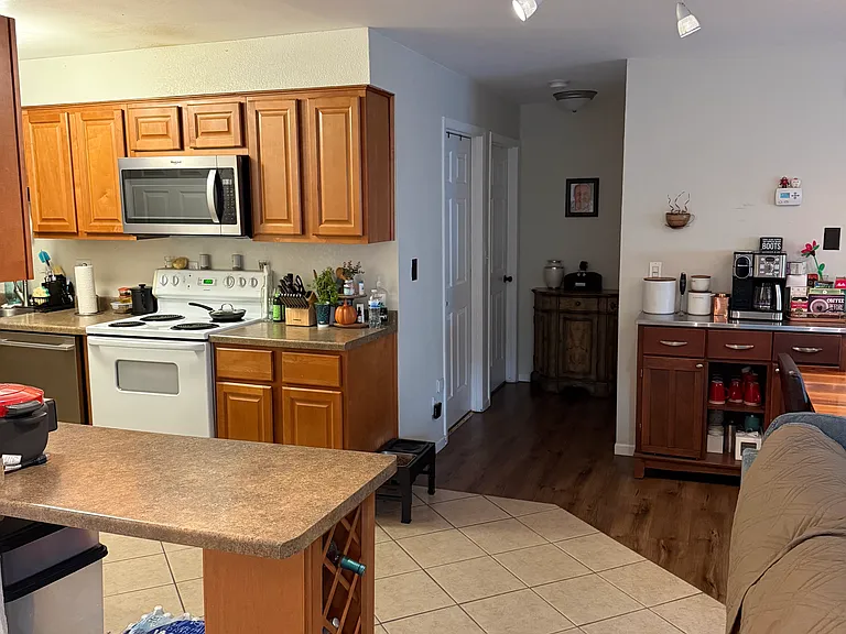 4220-22 W Mangold Ave — Photo 6