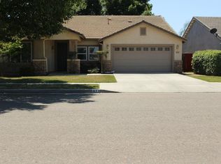 927 W Loyola Ave, Visalia, CA 93277