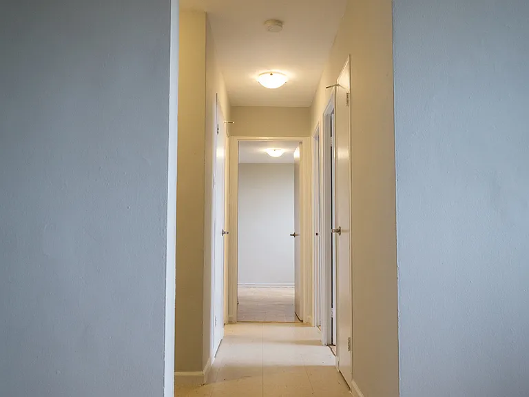 2247 Hurontario St — Photo 12