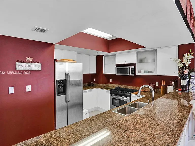 16699 Collins Ave #1410 — Photo 5