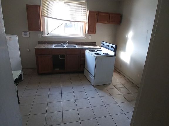 4th image of 1277 Manss Ave