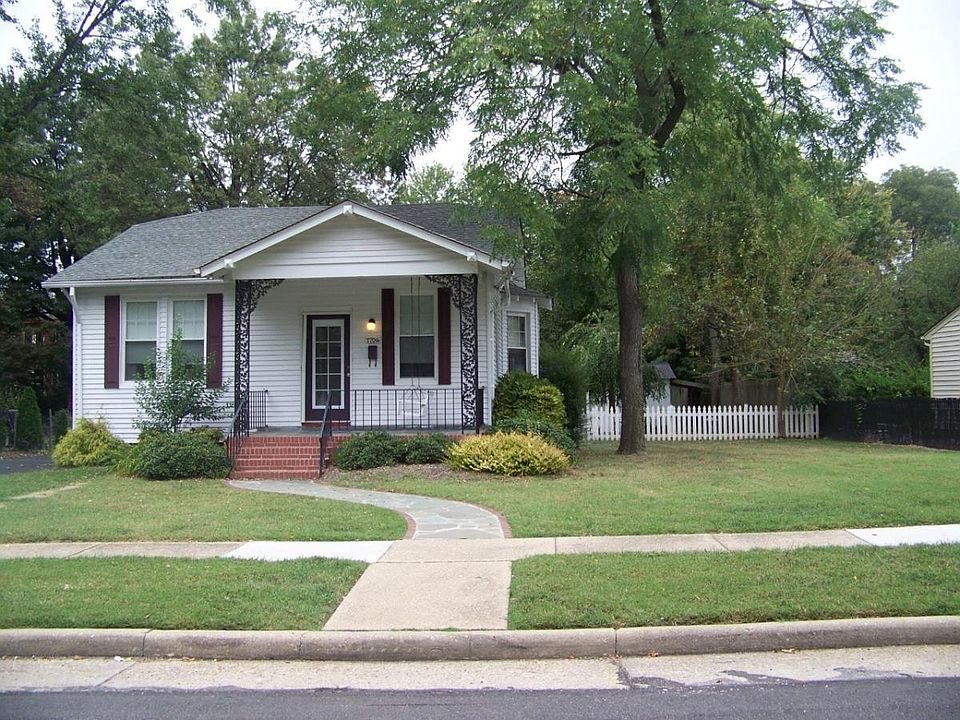 1st image of 1706 Oakdale Ave