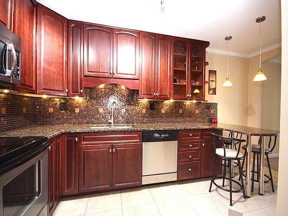 4th image of 1243 E Baldwin Ln Unit 402
