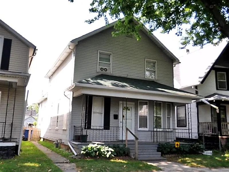1115 Orchard St photo 1