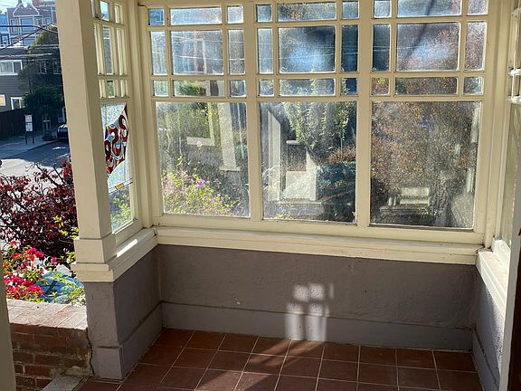 4th image of 358 Douglass St