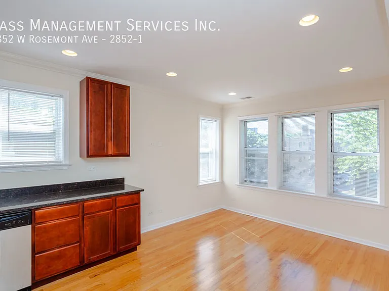 2852 W Rosemont Ave #1 — Photo 3