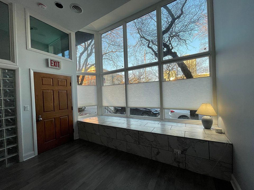 Huge Front Windows for extraordinary natural light