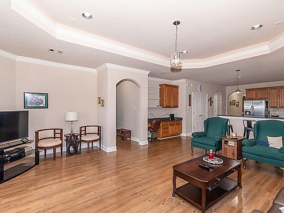 3rd image of 1652 Cecina St