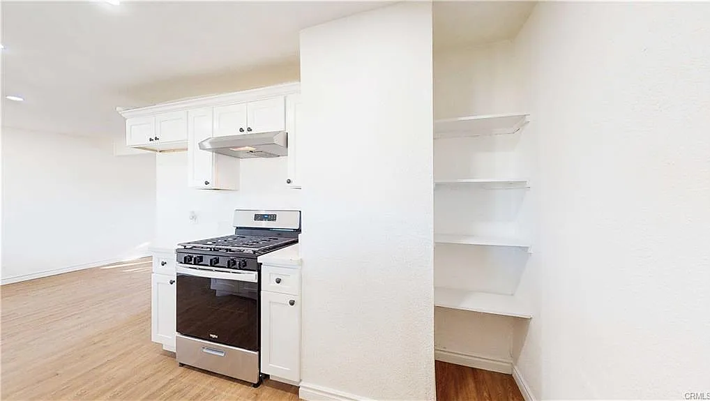 3 bed, 984 sqft, $1,550 — Photo 3