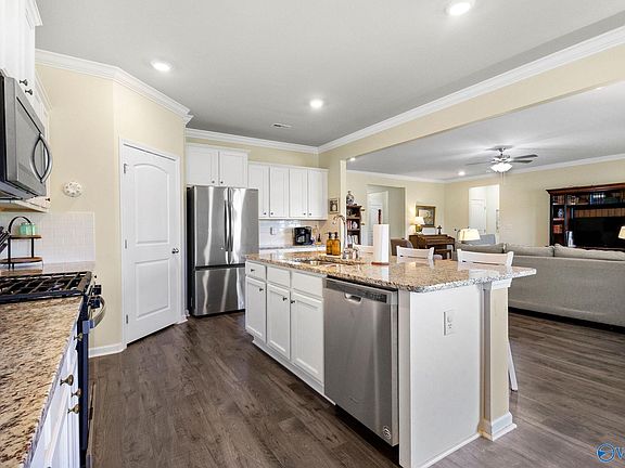 5th image of 14096 Lannister Ln