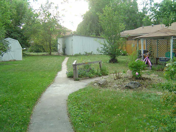 305 Scott Ave #B2 — Photo 14