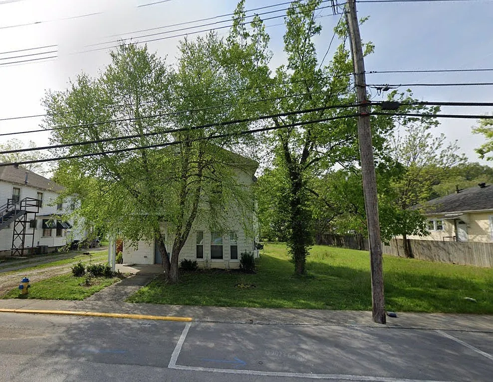 329 Holmes St photo 1