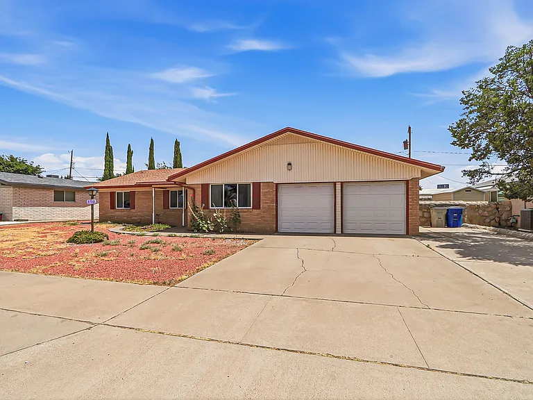 8700 Cielo Vista Dr — Photo 10