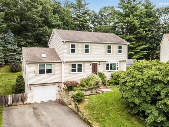 26 Vale Cir, Springfield, MA 01118