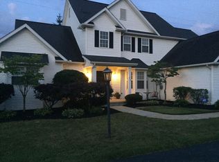 11 Pine Villa Trl, Aurora, OH 44202