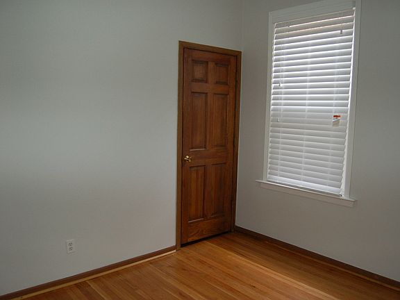 4th image of 1668 W Edgewater Ave #2S