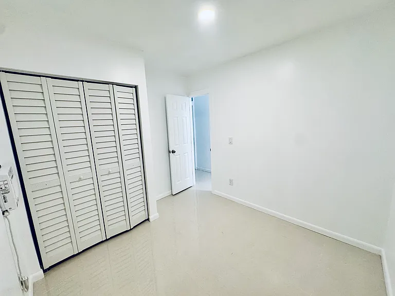 133 SW 11th Ave — Photo 11