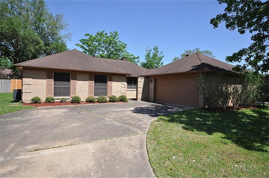 1st image of 15806 Boulder Oaks Dr